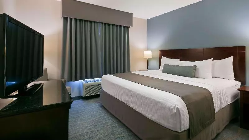 キングサイズベッドのスイートルーム, Best Western Rocky Mountain House