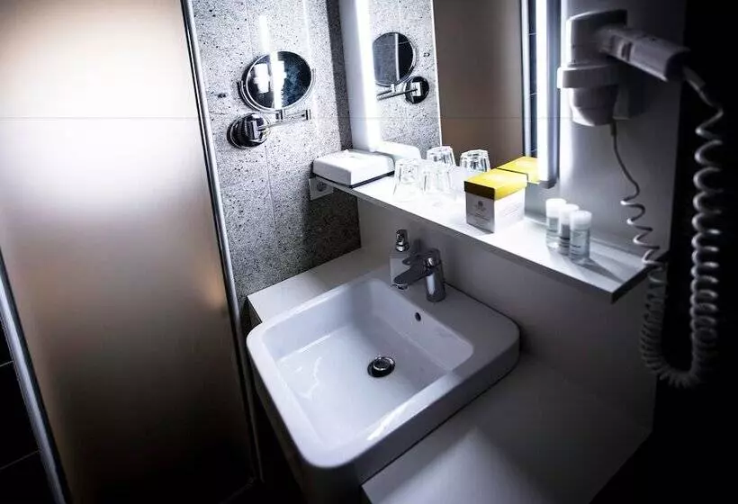 اتاق استاندارد یک نفره, Boutique Hotel Dom Rooms & Suites