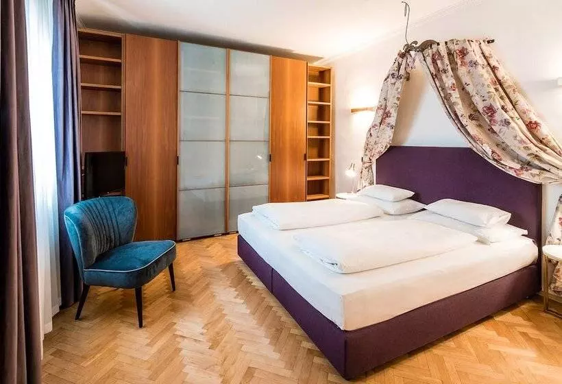اتاق خانوادگی, Boutique Hotel Dom Rooms & Suites
