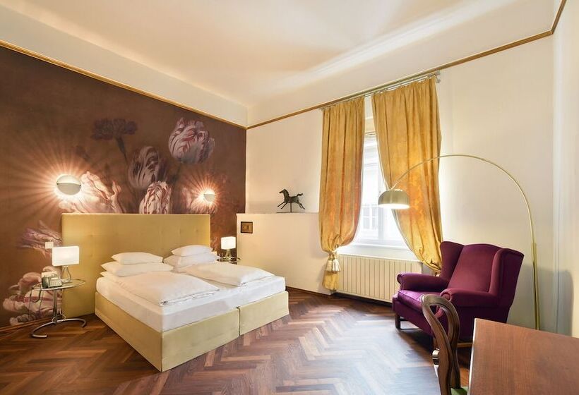 家庭间, Boutique Hotel Dom   Rooms & Suites