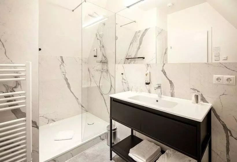 سوئیت پنت هاوس, Boutique Hotel Dom Rooms & Suites
