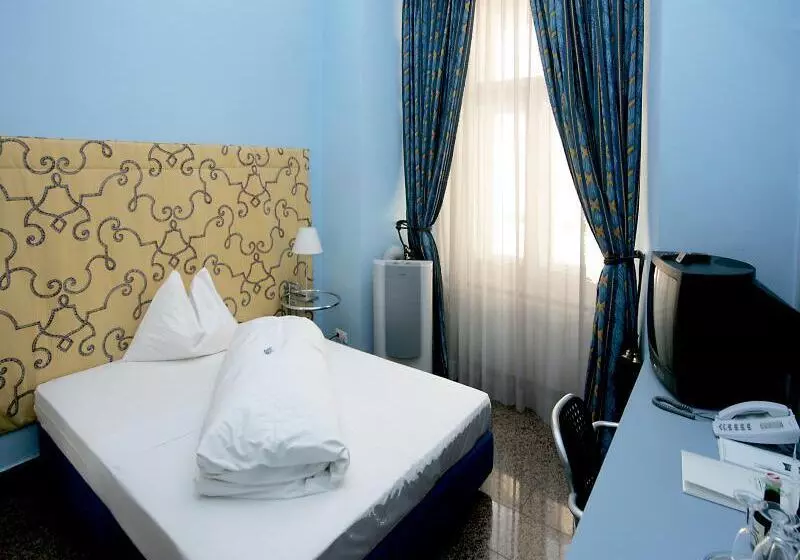اتاق استاندارد یک نفره, Boutique Hotel Dom Rooms & Suites