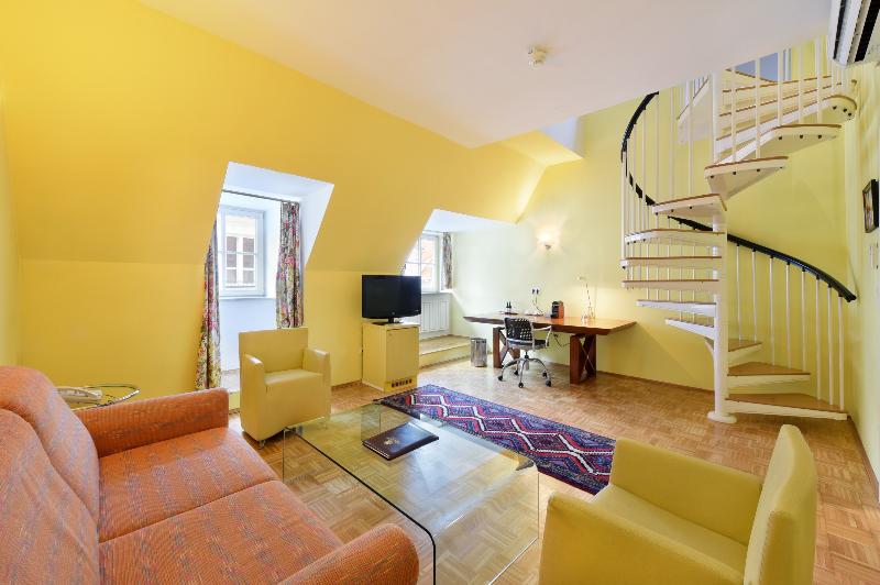 三人经典房间, Boutique Hotel Dom   Rooms & Suites