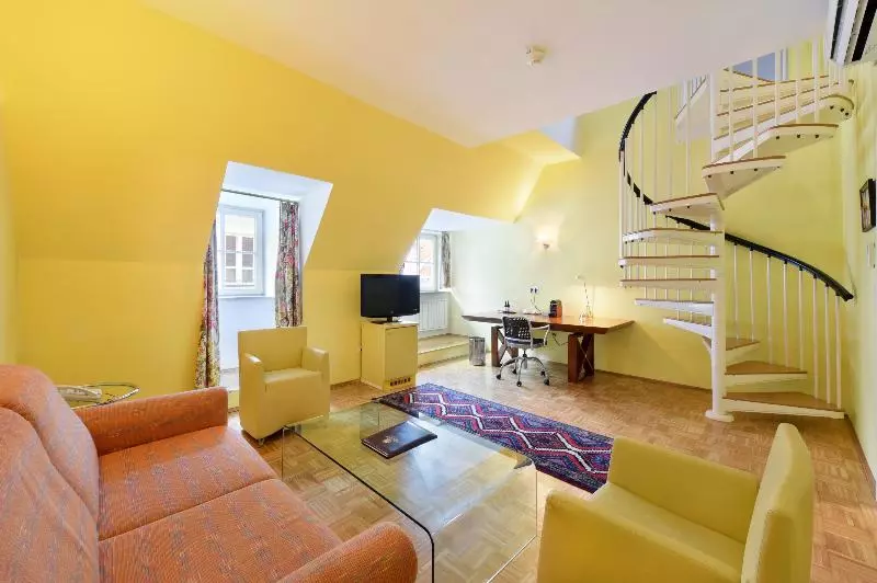 اتاق کلاسیک سه تخته, Boutique Hotel Dom Rooms & Suites