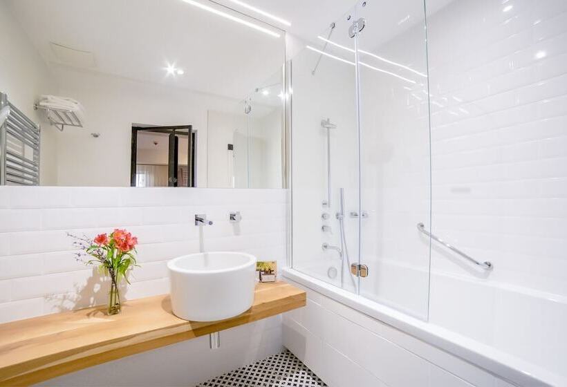 プレミアムルーム, Caro