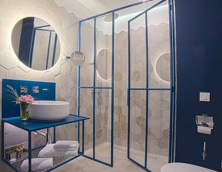 プレミアムルーム, Caro