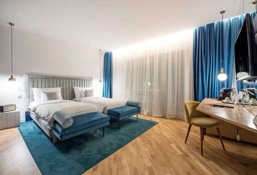 プレミアムルーム, Caro