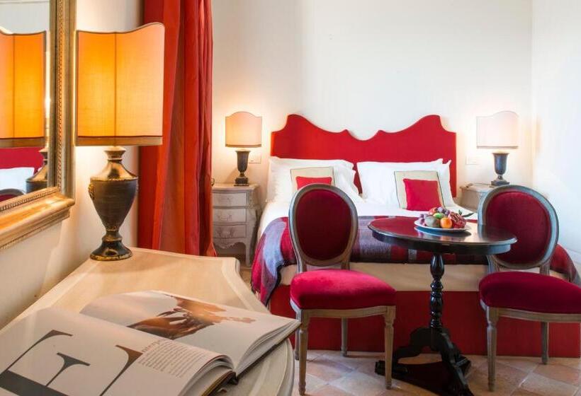 جناح جونيور كلاسيكى, Castello Di Velona Resort, Thermal Spa & Winery