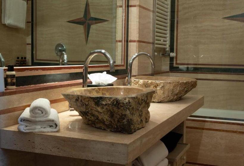 جناح جونيور كلاسيكى, Castello Di Velona Resort, Thermal Spa & Winery