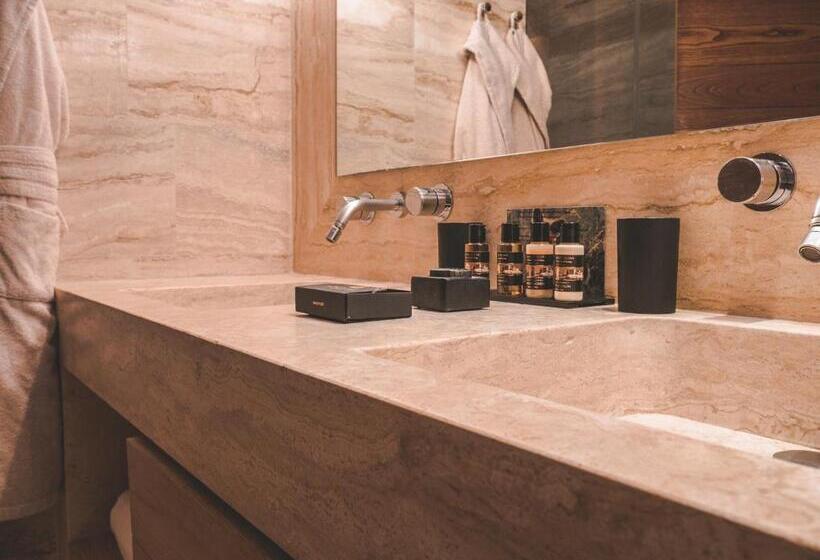 غرفة قياسية مزوَّدة بشُرفة, Castello Di Velona Resort, Thermal Spa & Winery