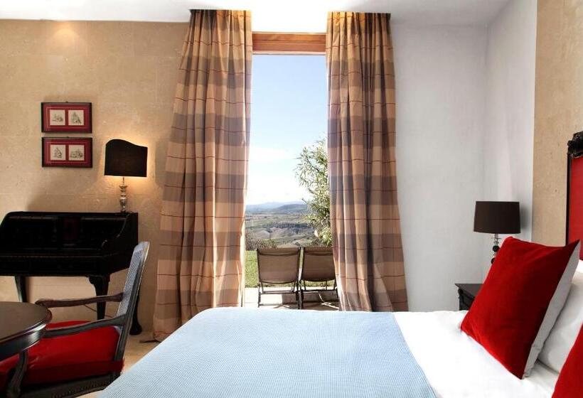 جناح جونيور مزوَّد بتراس, Castello Di Velona Resort, Thermal Spa & Winery