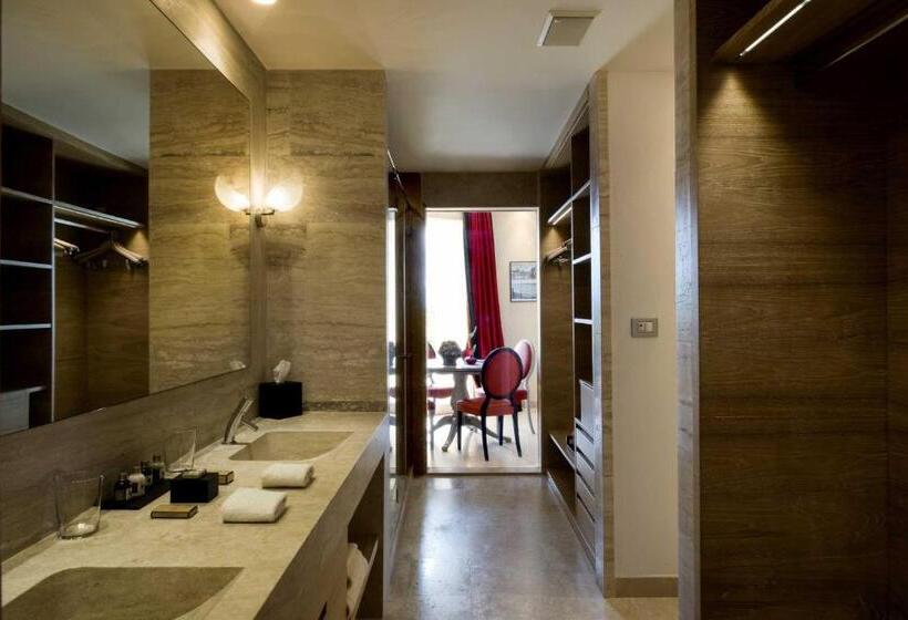 جناح جونيور مزوَّد بتراس, Castello Di Velona Resort, Thermal Spa & Winery