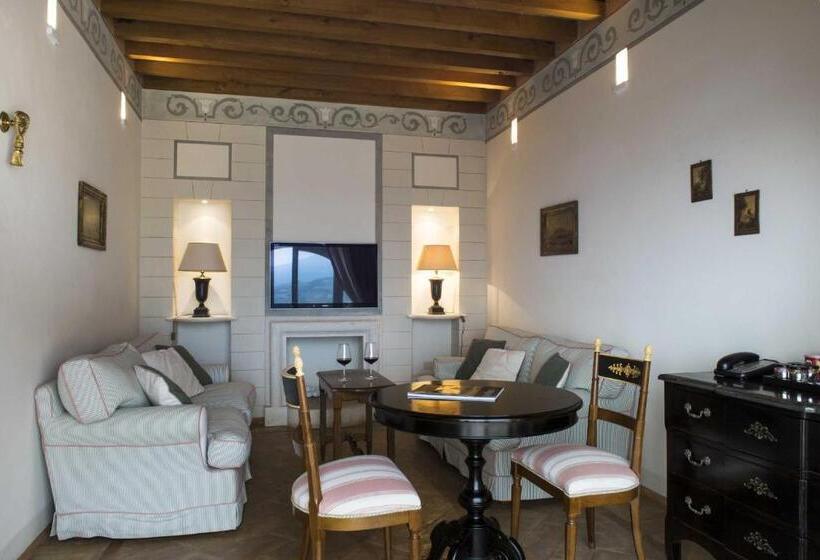 Люкс с Террасой, Castello Di Velona Resort, Thermal Spa & Winery