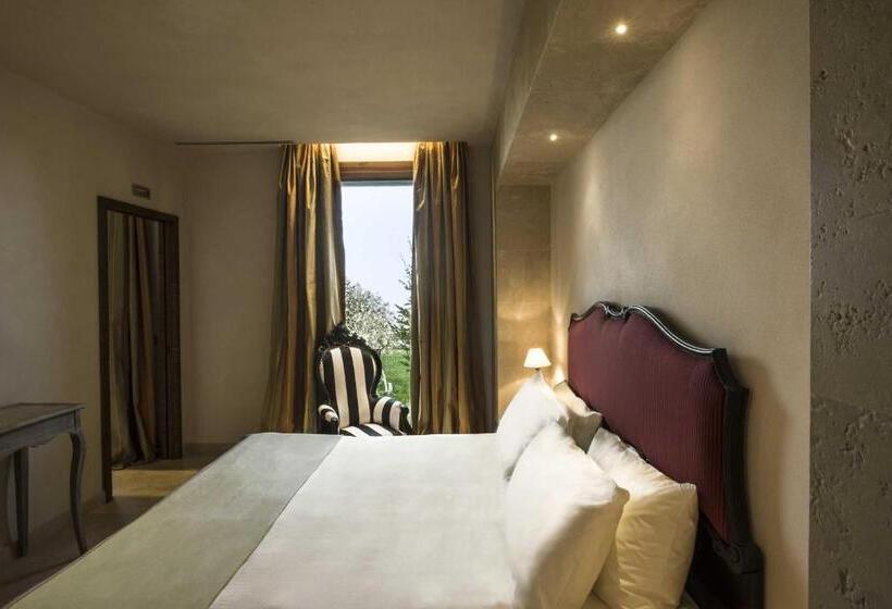 Люкс с Террасой, Castello Di Velona Resort, Thermal Spa & Winery