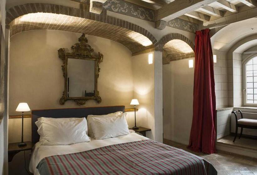 جناح مزود بحمام سباحة, Castello Di Velona Resort, Thermal Spa & Winery