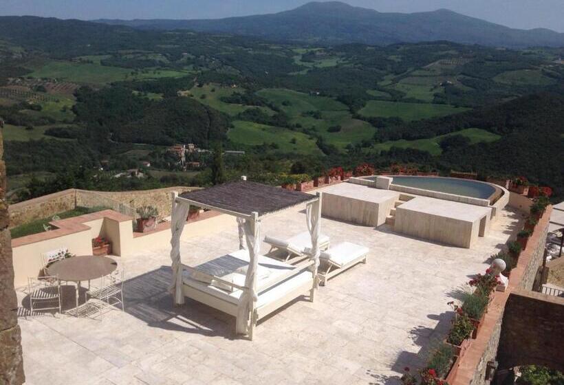 جناح مزود بحمام سباحة, Castello Di Velona Resort, Thermal Spa & Winery