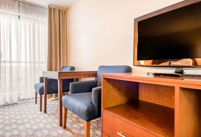 リバービュースタンダードルーム, Comfort Inn Fallsview
