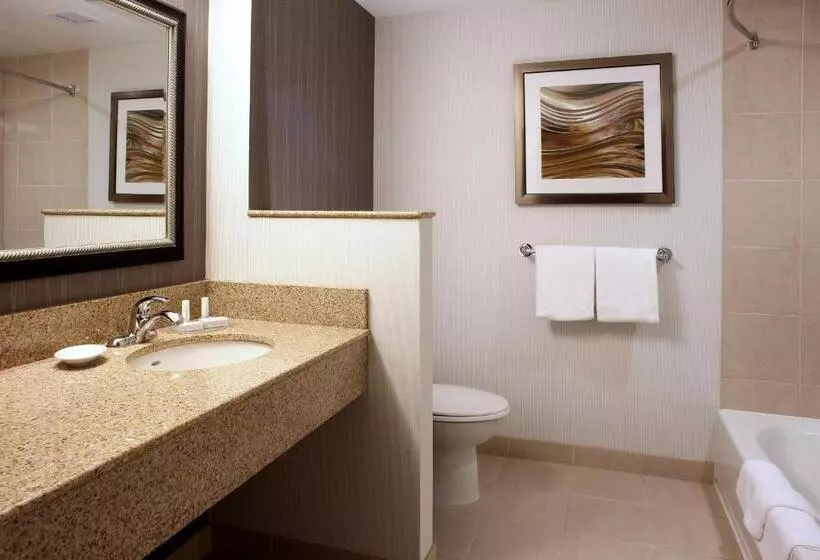 اتاق استاندارد, Courtyard By Marriott Hamilton