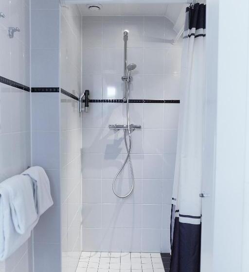 اتاق استاندارد یک نفره, De La Bourse