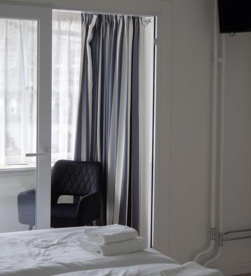 اتاق راحتی, De La Bourse