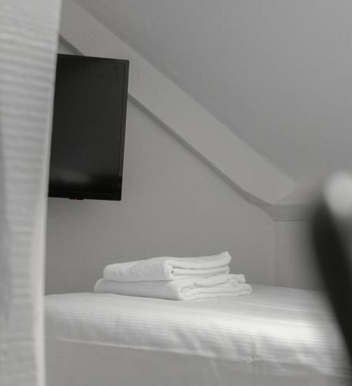 اتاق اکونومی, De La Bourse