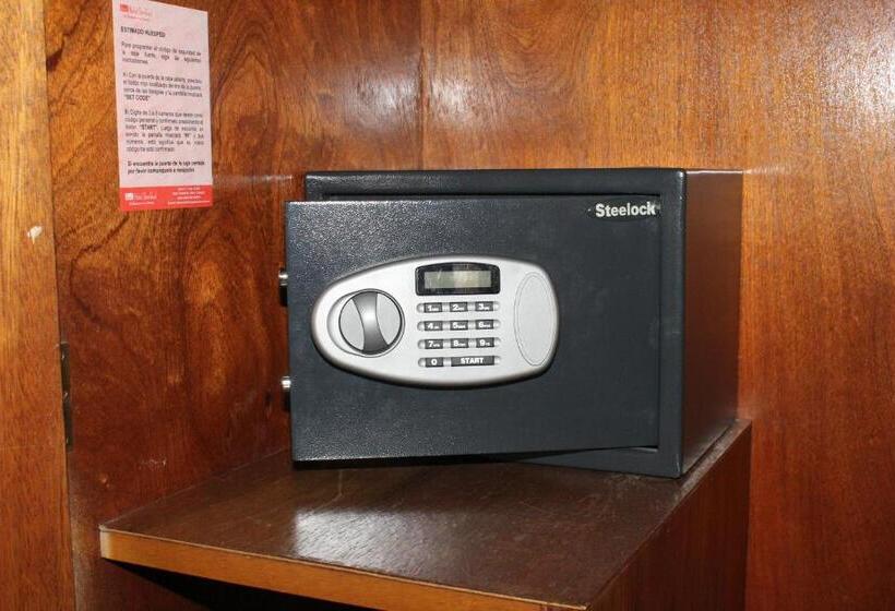 带大床的标准间, Don Saul