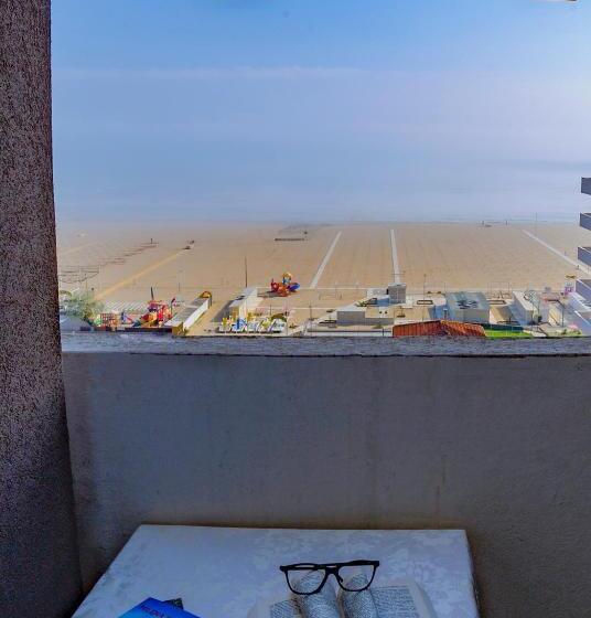 اتاق استاندارد یک تخته با بالکن, Eur