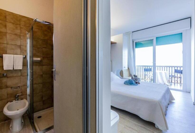 اتاق استاندارد یک تخته با بالکن, Eur