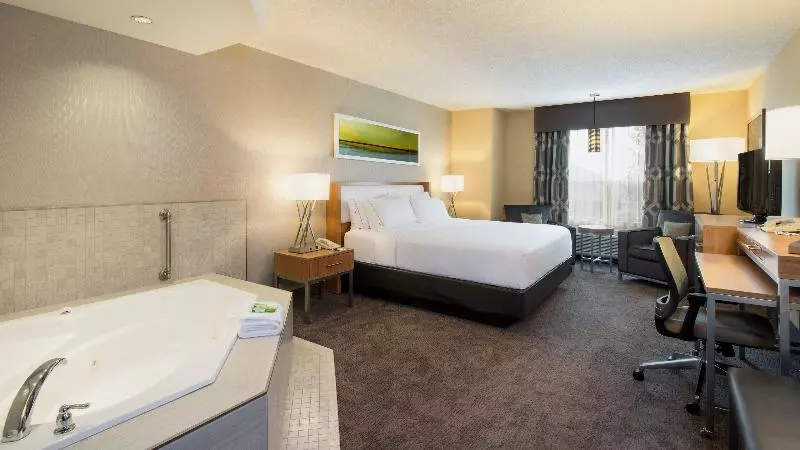 キングサイズベッドのエクゼクティブルーム, Holiday Inn Express Hotel & Suites Sherwood Park Edmonton Area, An Ihg