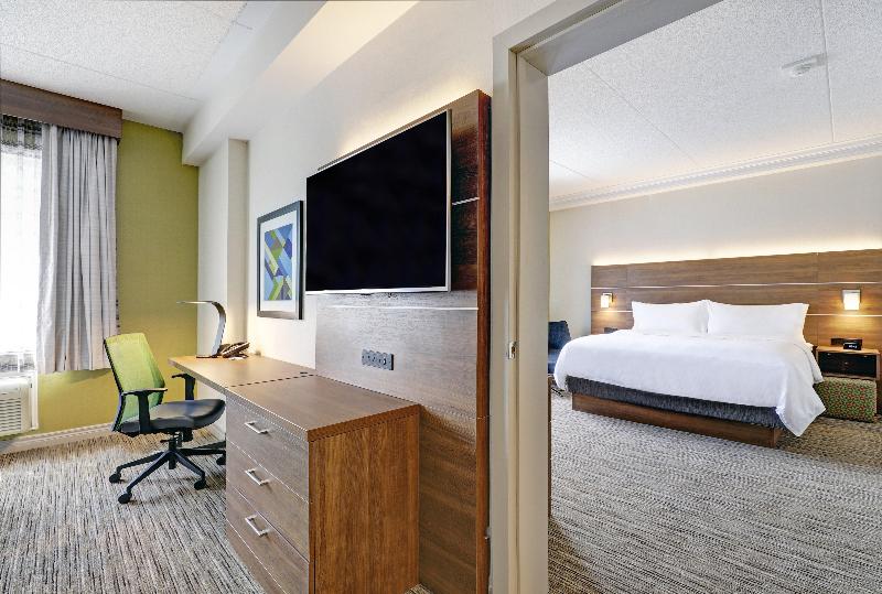جناح سرير كينج, Holiday Inn Express Whitby Oshawa, An Ihg