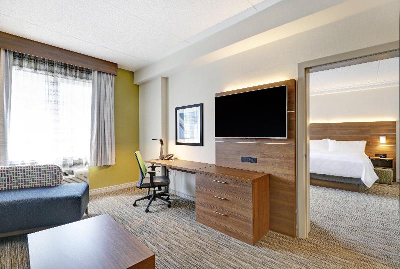 جناح سرير كينج, Holiday Inn Express Whitby Oshawa, An Ihg