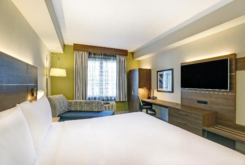 اتاق استاندارد با تخت بزرگ, Holiday Inn Express Whitby Oshawa, An Ihg