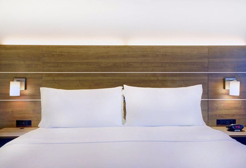 غرفة قياسية, Holiday Inn Express Whitby Oshawa, An Ihg