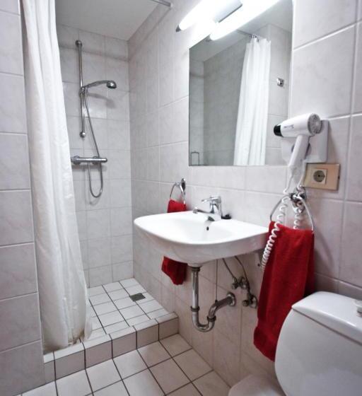 اتاق استاندارد چهار تخته, Orkin