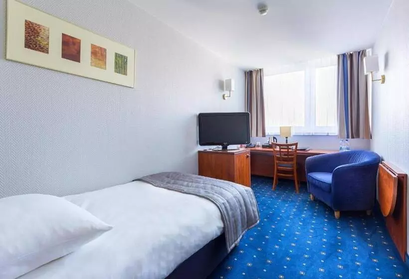 اتاق استاندارد یک نفره, Qubus Hotel Legnica
