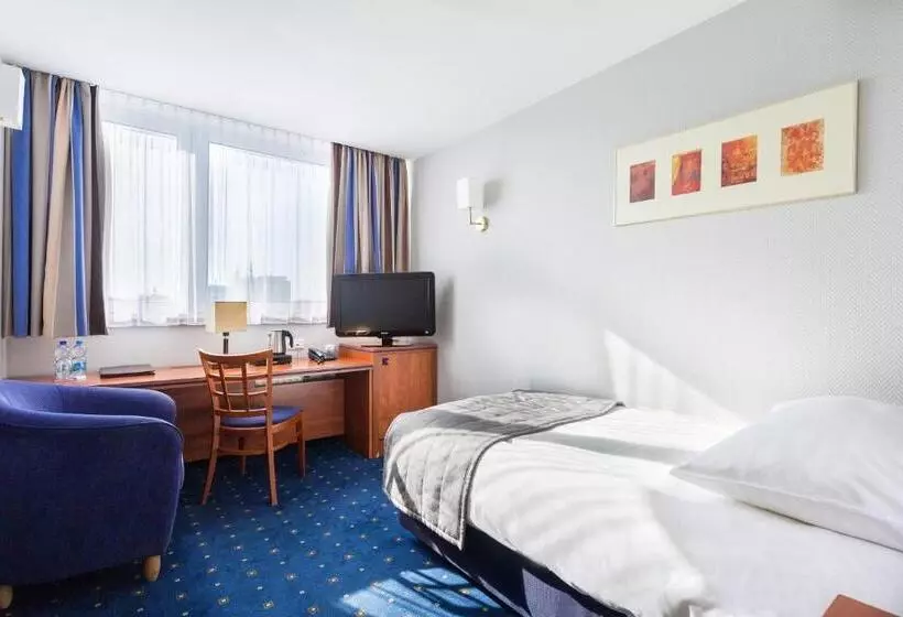 اتاق استاندارد یک نفره, Qubus Hotel Legnica