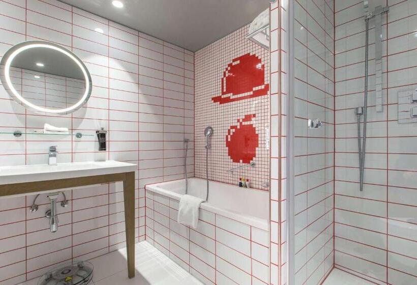 سوییت خانوادگی, Radisson Red Brussels