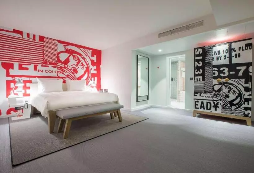 سوییت خانوادگی, Radisson Red Brussels
