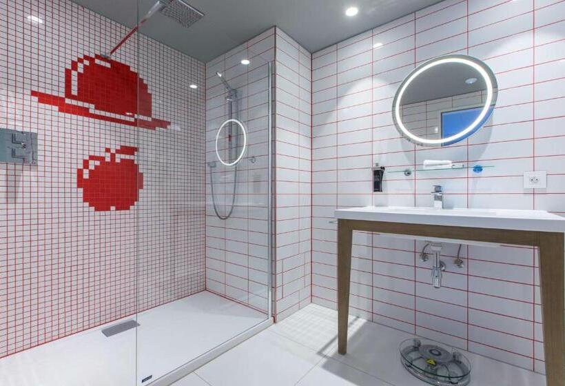 Junior Suite, Radisson Red Brussels