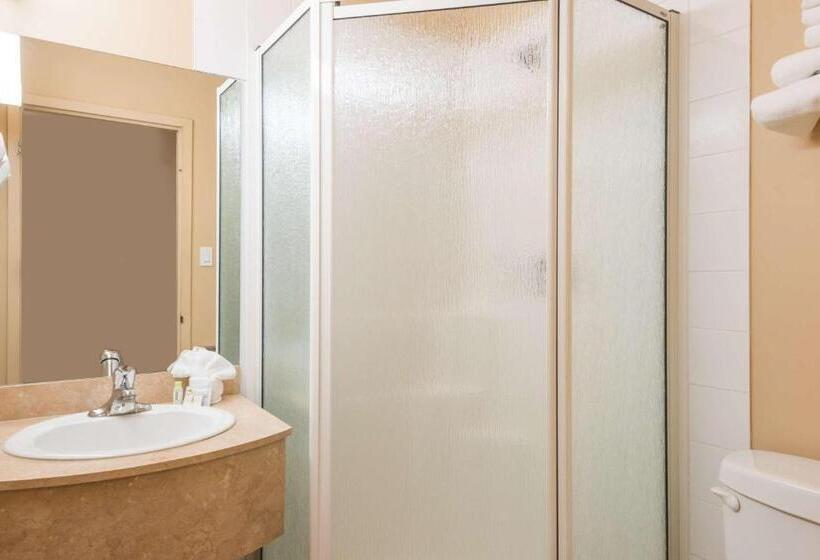 带大床的复式套间, Super 8 By Wyndham Sainte Agathe Des Monts