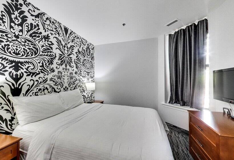 スイート, Isabella Hotel And Suites