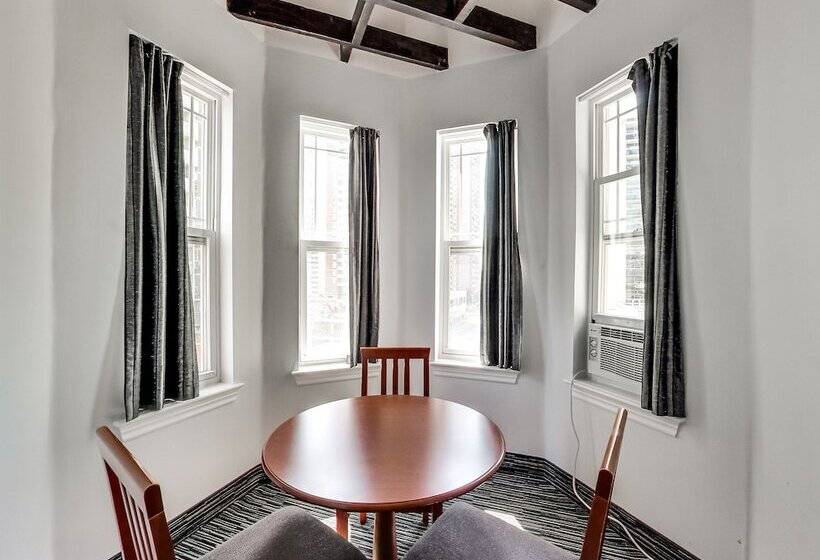 디럭스 스위트, Isabella Hotel And Suites