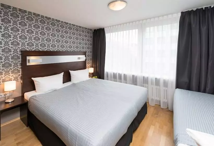اتاق استاندارد سه نفره, Munich Inn  Design