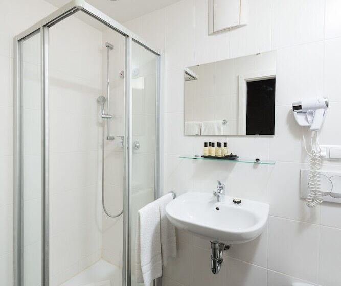 Четырехместный Номер Стандарт, Munich Inn  Design