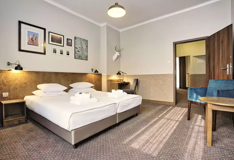 Classic Quadruple Occupancy Room