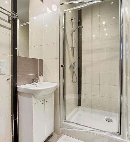 经典四人房间, Daniel Griffin Aparthotel By Artery Hotels