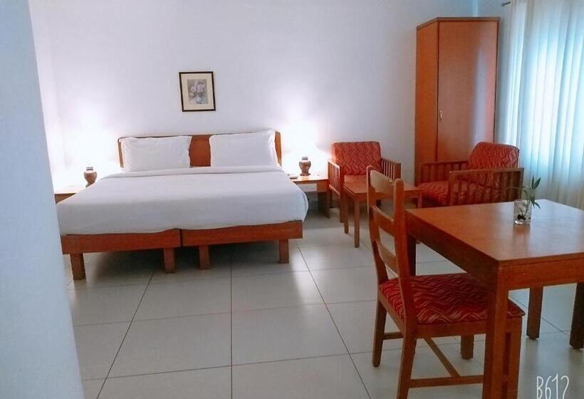 جناح, Abad Metro