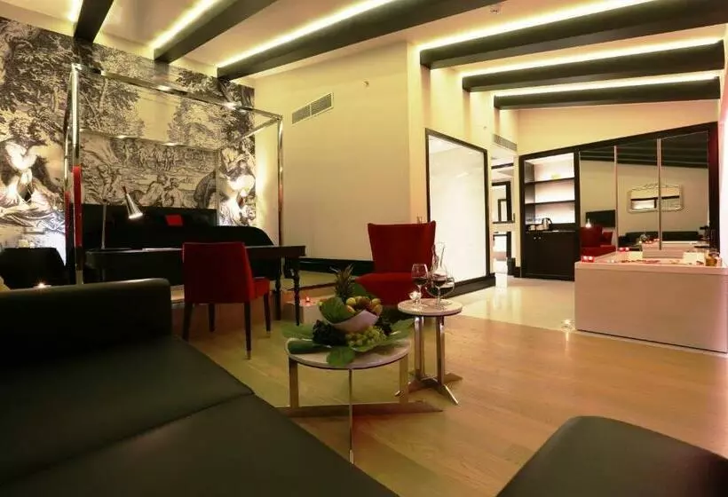 スイート, Charisma De Luxe