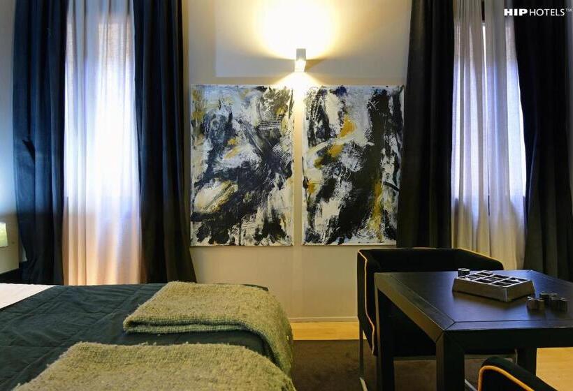 Comfort Room, Charming House Dd724