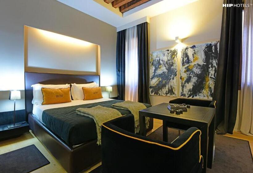 Comfort Room, Charming House Dd724